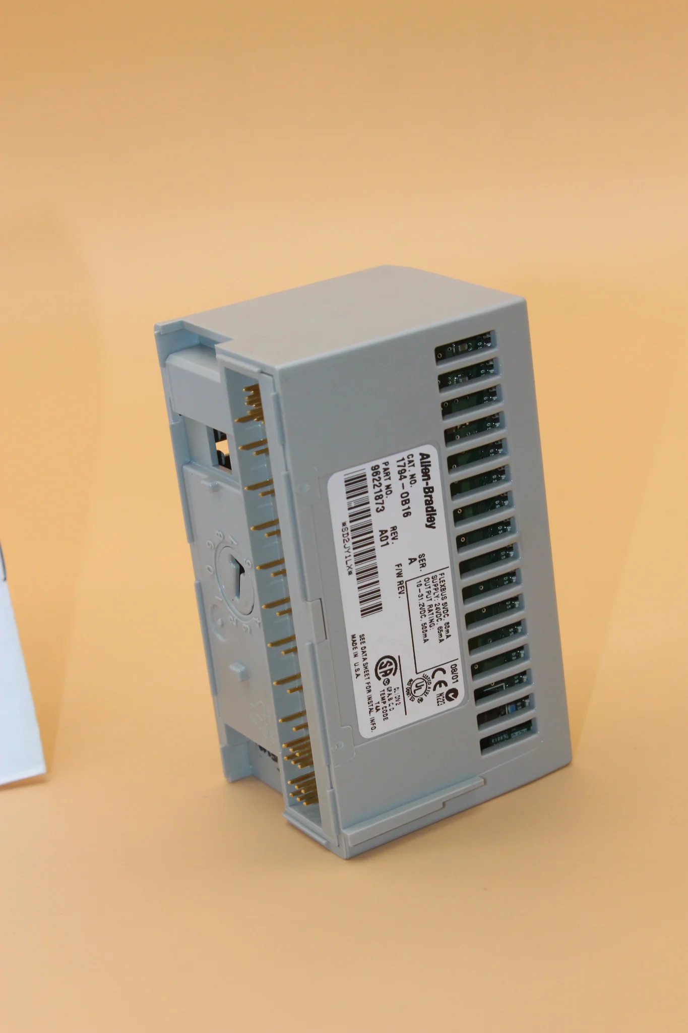 ALLEN-BRADLEY 1794-0B16 16-point digital output module PLC